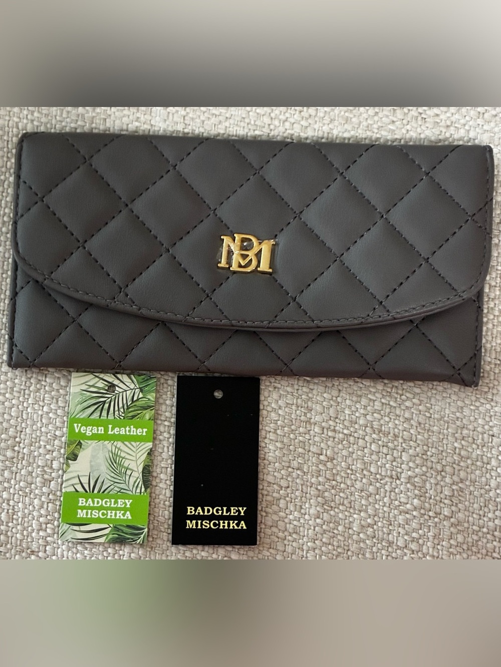 Badgley Mischka nwt Quilted Gray Vegan Leather Envelope Clutch with Gold Logo